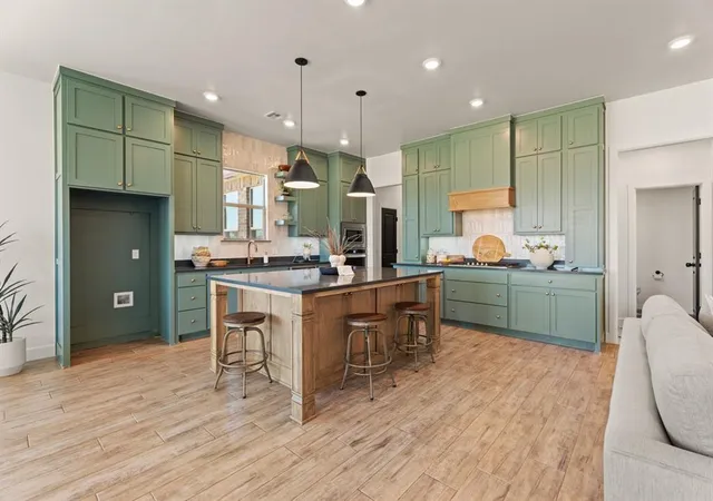 Photo 2 of Single family home for sale at 19909 Thornhaven Dr, Edmond, OK 73012 | MLS# 1247102 | Listing updated on 2026-10-07