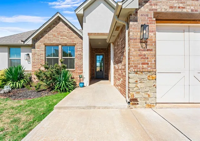 Photo 1 of Single family home for sale at 19909 Thornhaven Dr, Edmond, OK 73012 | MLS# 1247102 | Listing updated on 2026-10-07