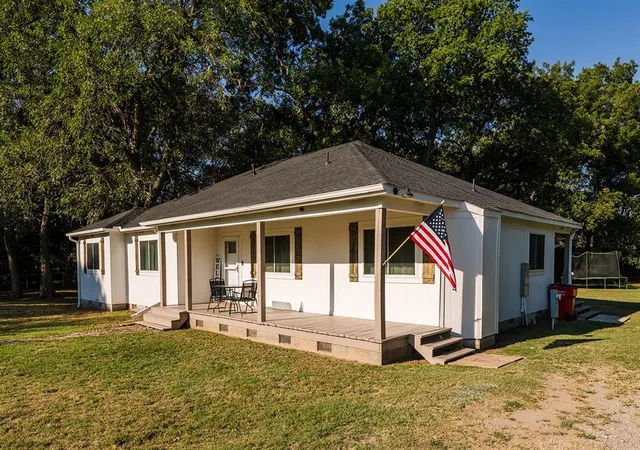 Photo 1 of Sale Pending at 20848 N County Rd 3220, Pauls Valley, OK 73075 | MLS# 1247103 | Listing updated on 2026-09-03