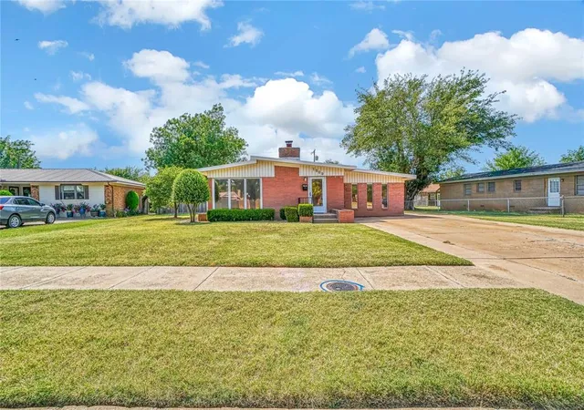 Photo 1 of Single family home for sale at 1909 N Flamingo Ln, Altus, OK 73521 | MLS# 1247108 | Listing updated on 2026-09-03
