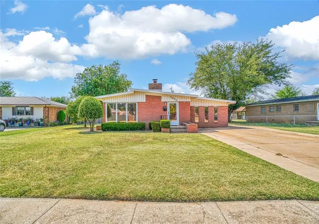 Photo 3 of Single family home for sale at 1909 N Flamingo Ln, Altus, OK 73521 | MLS# 1247108 | Listing updated on 2026-09-03