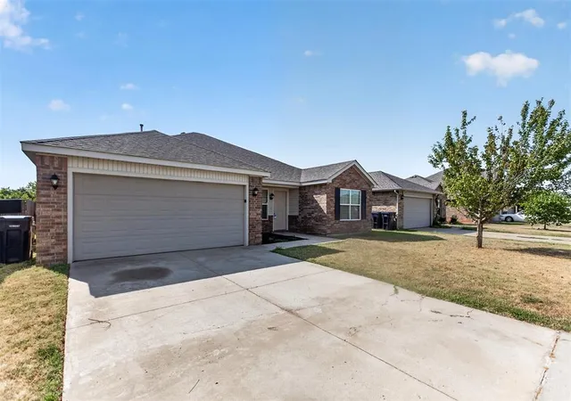 Photo 2 of Single family home for sale at 7213 E Prairie Twyne Dr, Yukon, OK 73099 | MLS# 1247113 | Listing updated on 2026-09-21