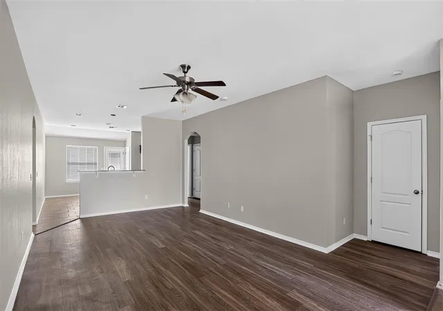 Photo 4 of Single family home for sale at 7213 E Prairie Twyne Dr, Yukon, OK 73099 | MLS# 1247113 | Listing updated on 2026-09-21