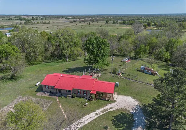 Photo 3 of Single family home for sale at 4045 County Rd 1510, Stratford, OK 74872 | MLS# 1247117 | Listing updated on 2026-09-02