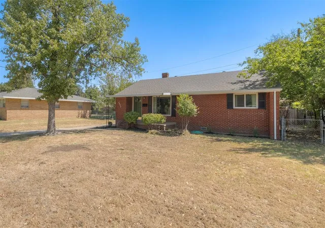 Photo 3 of Single family home for sale at 4904 N Warren Ave, Oklahoma City, OK 73112 | MLS# 1247126 | Listing updated on 2026-09-02