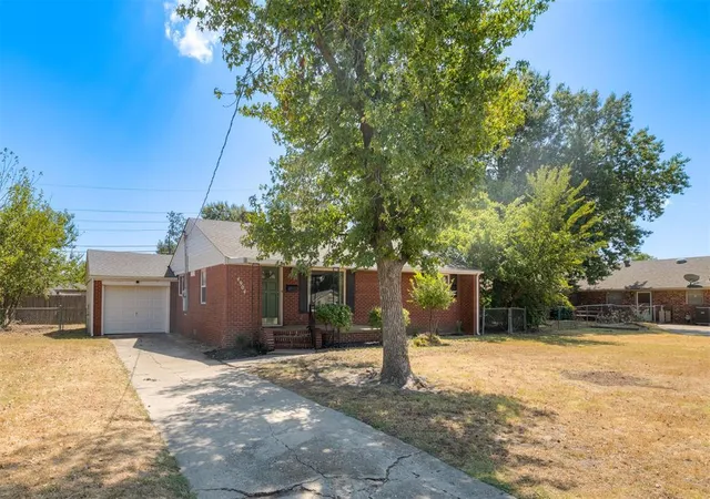 Photo 3 of Single family home for sale at 4904 N Warren Ave, Oklahoma City, OK 73112 | MLS# 1247126 | Listing updated on 2026-09-02