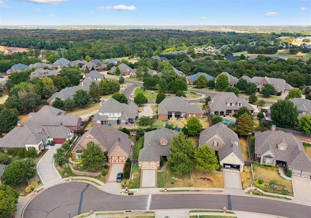 Photo 2 of Single family home for sale at 3108 Garden Hl Cir, Edmond, OK 73034 | MLS# 1247139 | Listing updated on 2026-09-18