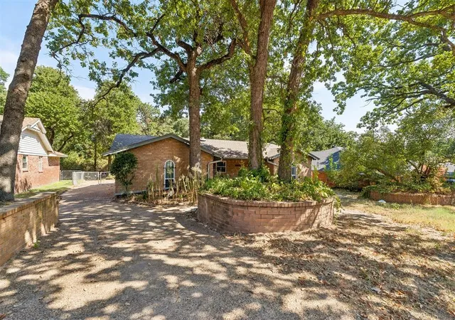 Photo 2 of Sale Pending at 8121 Nw 20th Terrace, Oklahoma City, OK 73127 | MLS# 1247140 | Listing updated on 2026-09-04