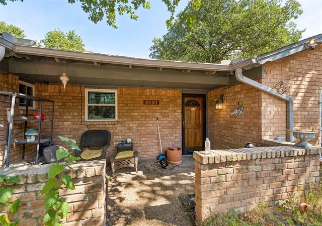 Photo 3 of Sale Pending at 8121 Nw 20th Terrace, Oklahoma City, OK 73127 | MLS# 1247140 | Listing updated on 2026-09-04