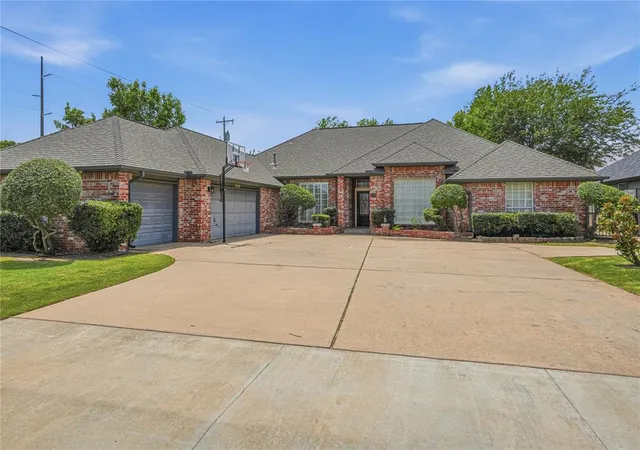 Photo 2 of Single family home for sale at 3600 Burlington Dr, Norman, OK 73072 | MLS# 1247174 | Listing updated on 2026-09-19