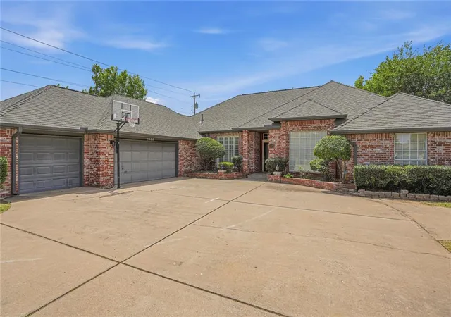 Photo 3 of Single family home for sale at 3600 Burlington Dr, Norman, OK 73072 | MLS# 1247174 | Listing updated on 2026-09-19