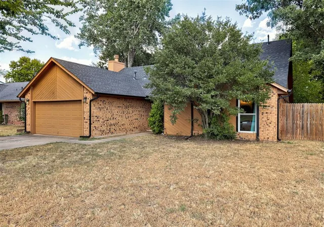 Photo 1 of Single family home for sale at 3300 N Meadowood Dr, Oklahoma City, OK 73110 | MLS# 1247178 | Listing updated on 2026-09-16