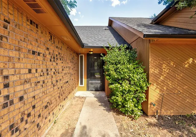 Photo 3 of Single family home for sale at 3300 N Meadowood Dr, Oklahoma City, OK 73110 | MLS# 1247178 | Listing updated on 2026-09-16
