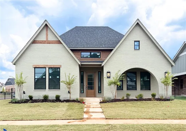 Photo 1 of Sale Pending at 1924 Paseo Pl, Edmond, OK 73034 | MLS# 1247181 | Listing updated on 2026-09-02