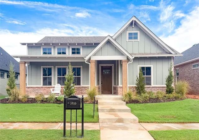Single family home for sale at 1916 Paseo Pl, Edmond, OK 73034 | MLS# 1247192