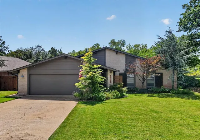 Photo 2 of Sale Pending at 1212 Devonshire Ct, Edmond, OK 73034 | MLS# 1247200 | Listing updated on 2026-09-03