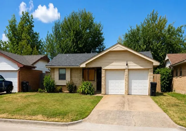 Single family home for sale at 1501 City Ave, Moore, OK 73160 | MLS# 1247205