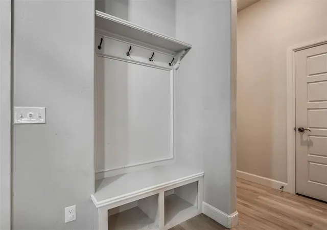 Photo 4 of Single family home for sale at 1915 Twisted Oak Ct, Shawnee, OK 74804 | MLS# 1247207 | Listing updated on 2026-09-05