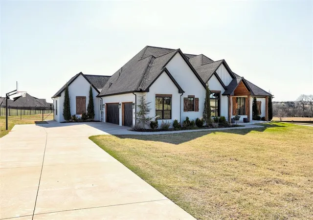 Photo 2 of Single family home for sale at 3562 Winding Ridge Dr, Blanchard, OK 73010 | MLS# 1247211 | Listing updated on 2026-09-02