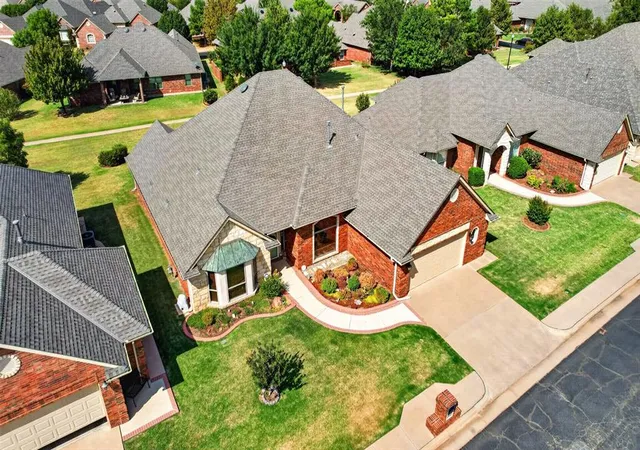 Photo 2 of Single family home for sale at 2621 Nw 151st Street, Edmond, OK 73013 | MLS# 1247212 | Listing updated on 2026-10-02
