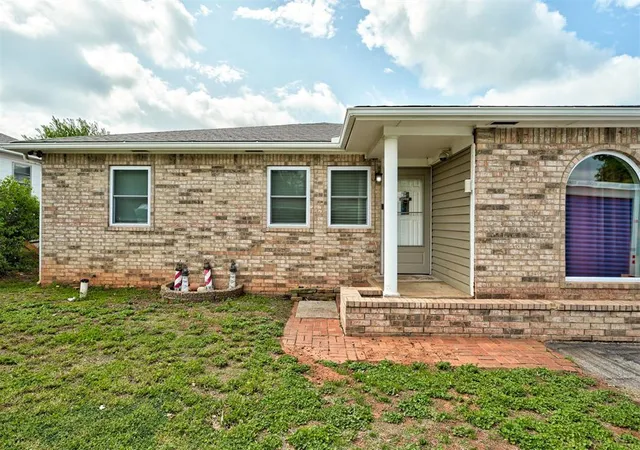 Photo 3 of Single family home for sale at 1827 W Vilas Ave, Guthrie, OK 73044 | MLS# 1247217 | Listing updated on 2026-09-03