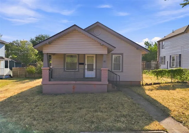 Photo 1 of Single family home for sale at 319 S 10th Street, Kingfisher, OK 73750 | MLS# 1247230 | Listing updated on 2026-09-03