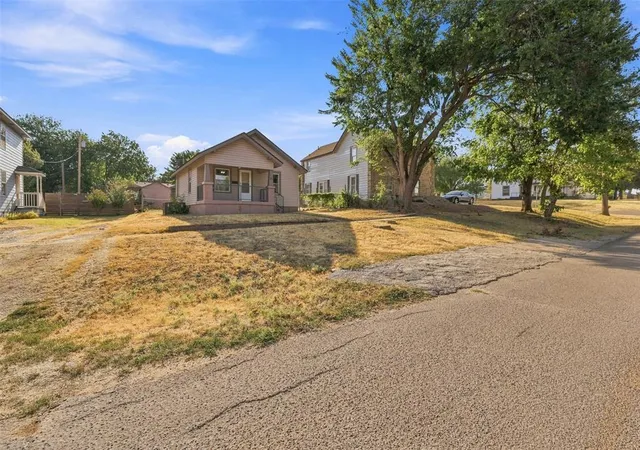 Photo 3 of Single family home for sale at 319 S 10th Street, Kingfisher, OK 73750 | MLS# 1247230 | Listing updated on 2026-09-03