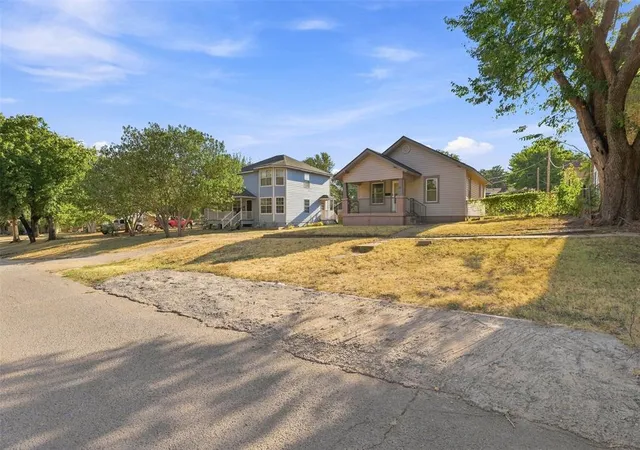 Photo 4 of Single family home for sale at 319 S 10th Street, Kingfisher, OK 73750 | MLS# 1247230 | Listing updated on 2026-09-03