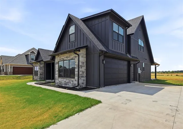 Photo 3 of Single family home for sale at 11588 Carefree Ln, Shawnee, OK 74804 | MLS# 1247244 | Listing updated on 2026-09-12