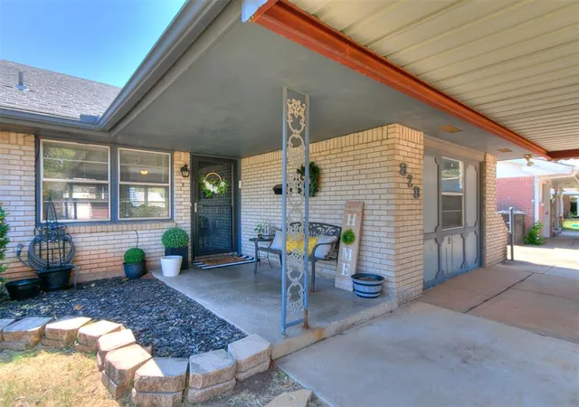 Photo 3 of Single family home for sale at 828 N Markwell Ave, Moore, OK 73160 | MLS# 1247251 | Listing updated on 2026-09-03