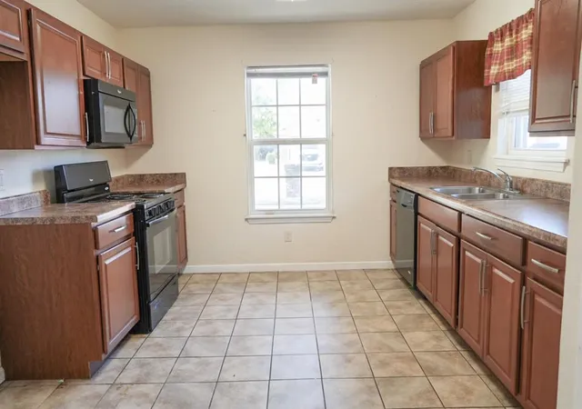 Photo 3 of Single family home for sale at 913 SW 16th Street, Moore, OK 73160 | MLS# 1247254 | Listing updated on 2026-09-03