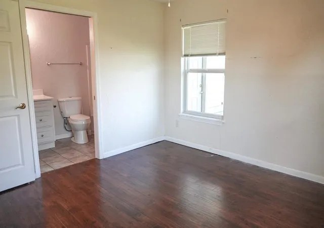 Photo 4 of Single family home for sale at 913 SW 16th Street, Moore, OK 73160 | MLS# 1247254 | Listing updated on 2026-09-03