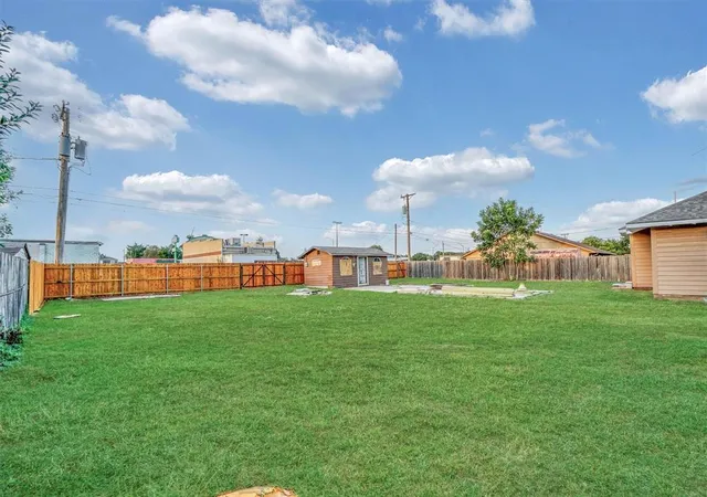 Photo 7 of Single family home for sale at 309 E Walnut St, Altus, OK 73521 | MLS# 1247268 | Listing updated on 2026-09-05