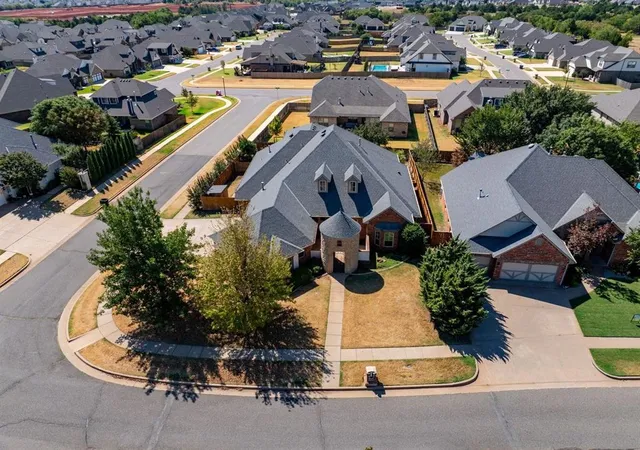 Photo 3 of Single family home for sale at 5700 Nw 160th Street, Edmond, OK 73013 | MLS# 1247269 | Listing updated on 2026-10-08