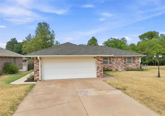 Photo 3 of Single family home for sale at 321 NE 12th Street, Newcastle, OK 73065 | MLS# 1247273 | Listing updated on 2026-09-08