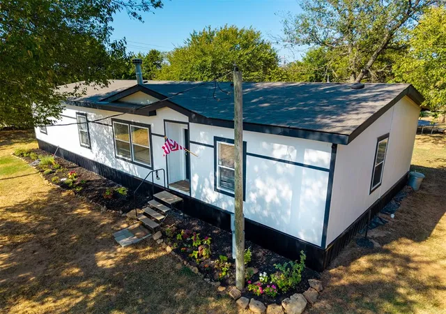 Single family home for sale at 49940 Bob Crouch Dr, Earlsboro, OK 74840 | MLS# 1247289