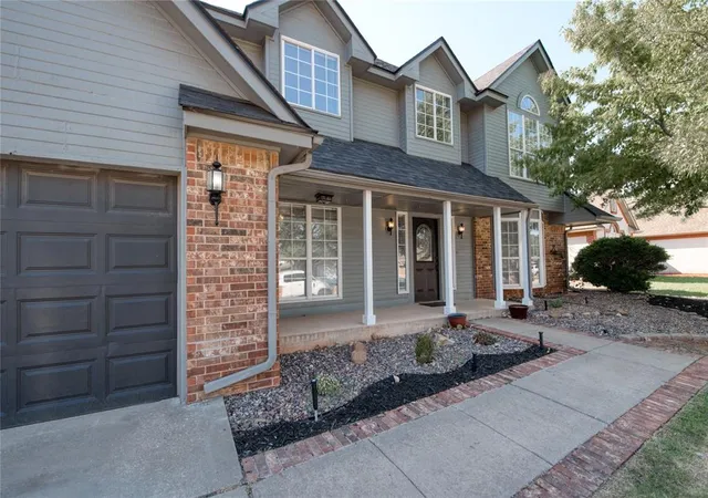 Photo 2 of Sale Pending at 15401 Summit Parke Dr, Edmond, OK 73013 | MLS# 1247290 | Listing updated on 2026-09-08