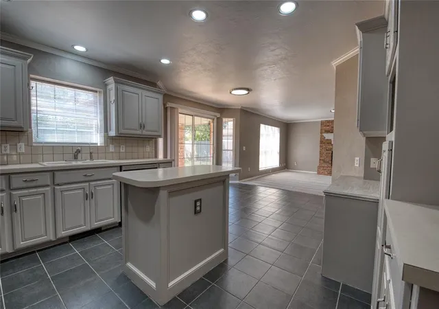 Photo 4 of Sale Pending at 15401 Summit Parke Dr, Edmond, OK 73013 | MLS# 1247290 | Listing updated on 2026-09-08