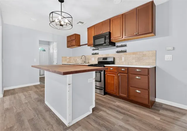 Photo 1 of Single family home for sale at 9821 Se 43rd Street, Oklahoma City, OK 73150 | MLS# 1247322 | Listing updated on 2026-09-04