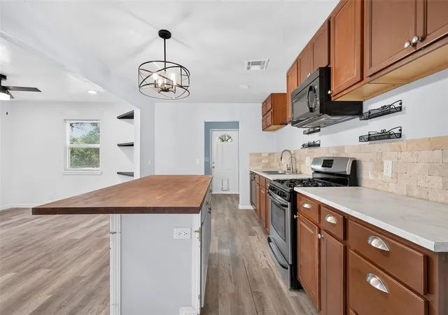 Photo 3 of Single family home for sale at 9821 Se 43rd Street, Oklahoma City, OK 73150 | MLS# 1247322 | Listing updated on 2026-09-04