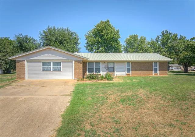 Photo 1 of Single family home for sale at 116 S Cimarron Dr, Perkins, OK 74059 | MLS# 1247324 | Listing updated on 2026-09-25