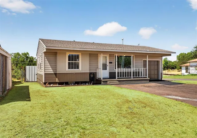 Photo 2 of Single family home for sale at 179 Herring Dr, Elk City, OK 73644 | MLS# 1247331 | Listing updated on 2026-09-05