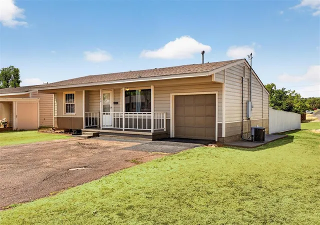 Photo 3 of Single family home for sale at 179 Herring Dr, Elk City, OK 73644 | MLS# 1247331 | Listing updated on 2026-09-05