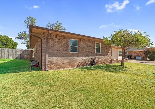 Photo 2 of Single family home for sale at 561 Skyview Dr, Watonga, OK 73772 | MLS# 1247335 | Listing updated on 2026-09-15