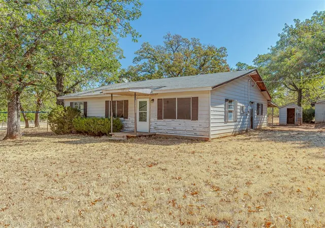 Photo 2 of Sale Pending at 8530 Lakewood Ave, Guthrie, OK 73044 | MLS# 1247357 | Listing updated on 2026-09-05
