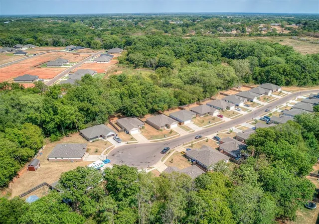 Photo 37 of Sale Pending at 827 Highgarden Cir, Noble, OK 73068 | MLS# 1247359 | Listing updated on 2026-10-08