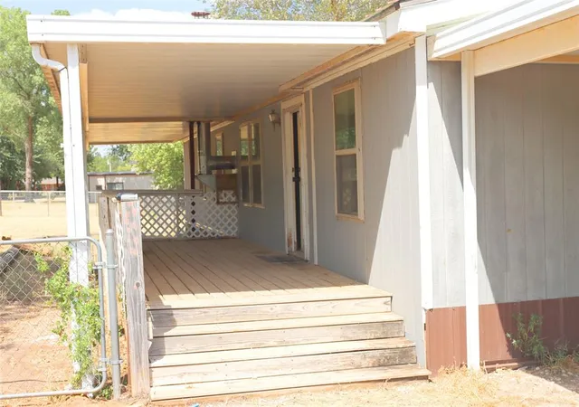 Photo 4 of Sale Pending at 818 Coal Crk Rd, Tuttle, OK 73089 | MLS# 1247386 | Listing updated on 2026-09-04