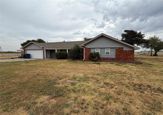 Photo 1 of Single family home for sale at 921 E Highway 19, Chickasha, OK 73018 | MLS# 1247400 | Listing updated on 2026-09-03