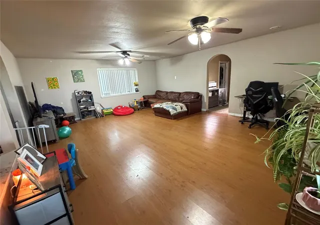 Photo 3 of Single family home for sale at 921 E Highway 19, Chickasha, OK 73018 | MLS# 1247400 | Listing updated on 2026-09-03