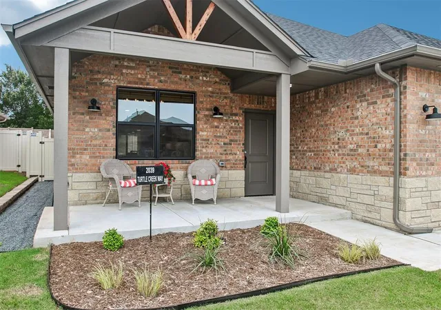 Photo 3 of Single family home for sale at 2039 Turtle Crk Way, Norman, OK 73071 | MLS# 1247409 | Listing updated on 2026-10-06